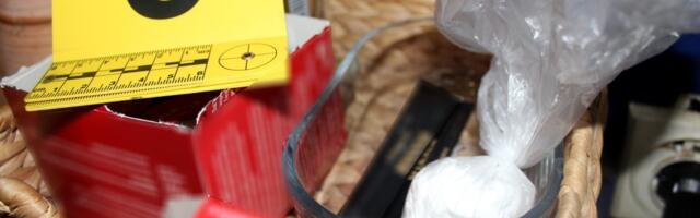 Sakrio dve kesice amfetamina u gaće! Istraga protiv dilera iz Zrenjanina