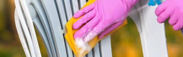 Ne bacajte požutele plastične stolice - ovaj trik ih izbeljuje za jedno popodne