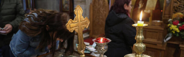 Evo koliko Srba stvarno veruje u Boga: Podaci će vas iznenaditi, pogoto u poređenju sa Hrvatima i Bosancima!