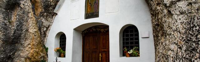 Niko ne zna ko je ovo naslikao: Da li ste znali da se na Staroj planini krije ĆELAVI Isus?