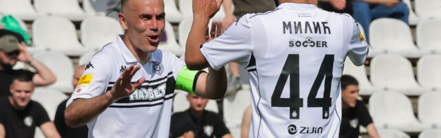 Suze, aplauzi, zagrljaji, Partizan poklonio petardu Nathu za kraj