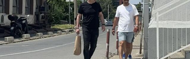 Kasper posetio Minu Kostić u "Lazi Lazarević": Sa njim stigao i njen brat, doneli joj punu kesu stvari