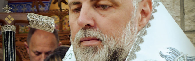 Sekretar vladike Grigorija: “Episkop neće odgovoriti Sinodu SPC, posvećuje 40 dana molitvama za svoju preminulu majku…”