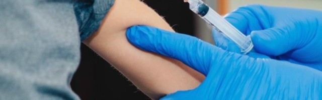 Prekinuto ispitivanje vakcine "Džonson i Džonson" zbog bolesti učesnika