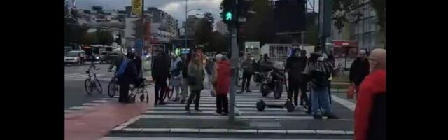 Održan protest na raskrsnici kod Merkatora: “Pamtimo i verujemo u promenu”