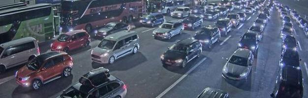 (FOTO) KOLAPS NA GRANICI SA SRBIJOM, ČEKA SE 9 SATI! Kolone do unedogled, udarni pretpraznični vikend uzima danak! "Ovde sam od 9 sati ujutru, traje ceo dan"