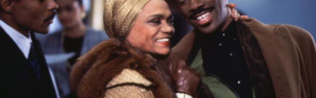 Pevala najveći božićni hit, a umrla sama na Božić: Slavna pevačica kritikovala američku politiku, pa je zabranili, a njenu pesmu svi znamo