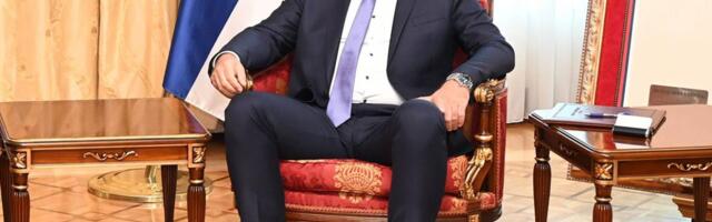 IZABRANA NOVA VLADA REPUBLIKE SRPSKE, MINIĆ PONOVO NA ČELU Stari-novi premijer poručio da se ovim "potvrđuje politička odgovornost i stabilnost" u Banjaluci