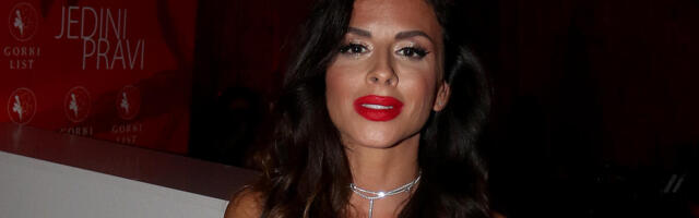 JASNO JE OD KOGA JE NASLEDILA STIL I LEPOTU: Voditeljka pokazala baku, komentari ne prestaju da se nižu