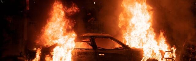 Izgoreo automobil tokom noći u Batajnici: Vatrogasci hitno reagovali
