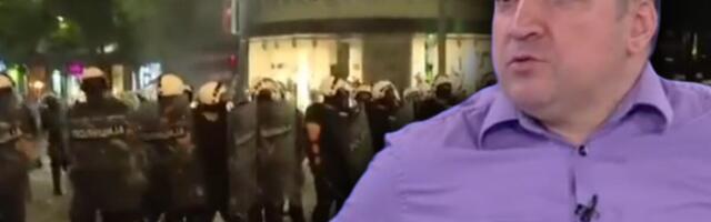 BLOKADER SE ČUDI ŠTO NEMA VIŠE NASILJA NA ULICAMA! Malo mu je blokaderskih napada na organe reda i mira, očekivao je više incidenata! (VIDEO)