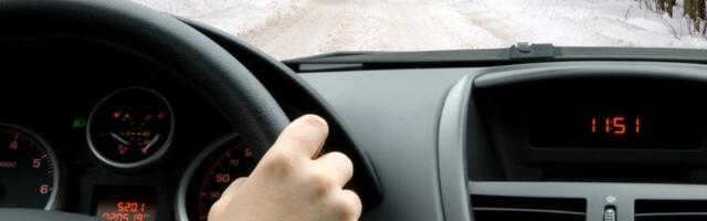 Gledate u telefon dok vozite? Niste ni svesni šta vam se dešava (VIDEO)