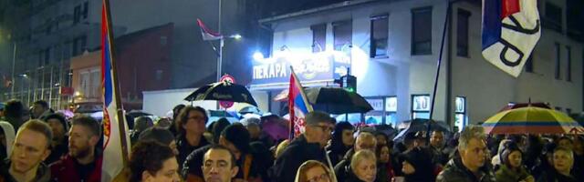 Generacija sa krstom na čelu kolone