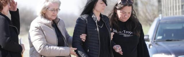 Udovici brata Darka Lazića se slošilo: Izveli je dvorišta porodične kuće (VIDEO)