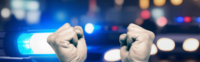 POLICIJA UPALA U STAN I PRONAŠLA PAKETIĆE SA DROGOM! Pao diler u Zaječaru!