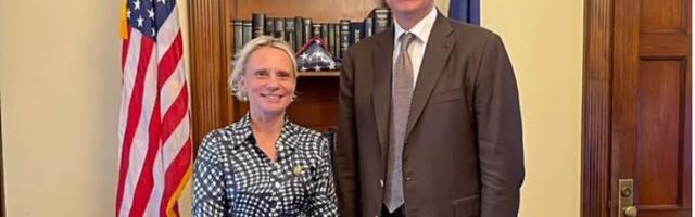 Kongresmenka Viktorija Sparc novi član Srpskog kokusa, sastala se sa Šutanovcem