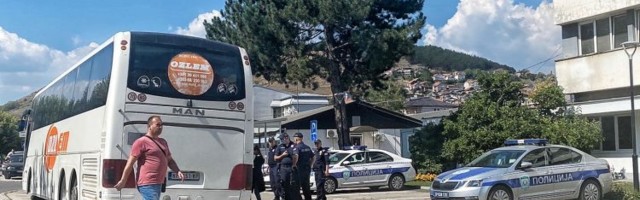 Autobus pun migranata zaustavljen u Novom Pazaru