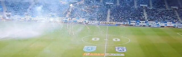 Vatreno u borbi za Krajovu: Vatromet sa tribina završio na terenu i izazvao prekid (VIDEO)