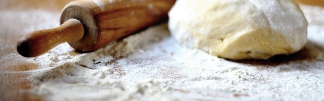 (VIDEO) INTERNET JE OPSEDNUT OVIM TESTOM ZA KROFNE: Ima samo 2 sastojka, a poslastica je gotova za 10 minuta!