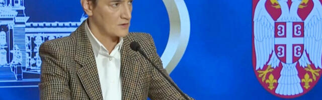 Брнабић: Опозиција наоружана долази у Скупштину и изазива инциденте