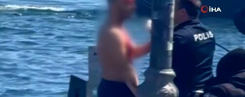 (UZNEMIRUJUĆE) ZGRABIO NOŽ ZA MESO I ISKASAPIO SEBI GRLJAN! Vikao da je "Mehdi", prizivao sudnji dan! Strava i užas u Istanbulu, usred bela dana! (VIDEO)