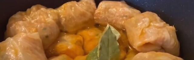 Kupus se ne odvija, smesa se savršeno sjedini: Evo kako da se posne sarme ne raspadnu