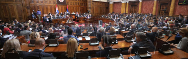 Skupština Srbije: Opozicija u parlamentu kritikuje manjak napretka na evropskom putu, rasprava o incidentu na Medicinskom fakultetu