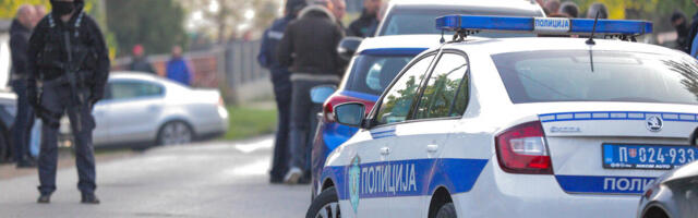 TEŠKA NESREĆA NA PUTU NOVI SAD-ZRENJANIN: Delovi auta se rasuli na sve strane, stvaraju se zastoji