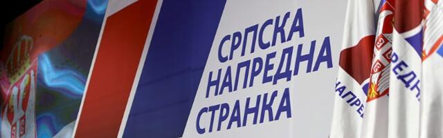 Razbijeni prozori na prostorijama SNS u Šapcu