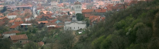 "Gradonačelniče, uz vas je čovek koji izbegava plaćanje obaveza državi?"
