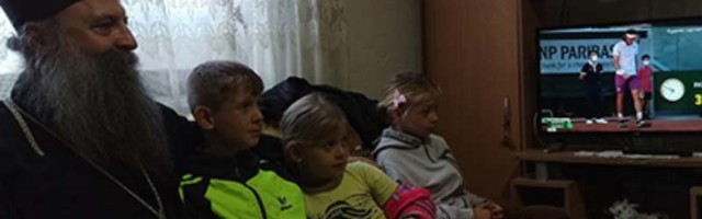 Patrijarh u Bujanovcu sa decom gledao Rolan Garos