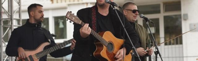 Pevač objasnio: Posle "Ribnikara" supruga dala otkaz