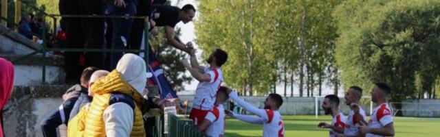 LIDER SIGURAN NA TEŠKOM GOSTOVANJU: Ovim trijumfom dodatno se klub iz Nove Gajdobre učvrstio na prvom mestu! (FOTO GALERIJA)