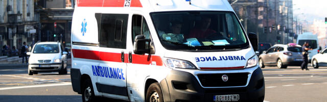 ŽENA ZADOBILA TEŠKE POVREDE U UDESU NA AUTO-PUTU BEOGRAD NIŠ Hitno prevezena u Urgentni centar