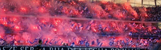 Okoreli huligani stižu na "Marakanu" - Vikali "Ovo je Srbija" usred Sarajeva, pa prebili Bosance i demolirali grad (VIDEO)