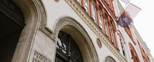 Ministarstvo prosvete: Studenti koji diplomiraju do 30. decembra 2025. godine biće oslobođeni obaveze vraćanja kredita