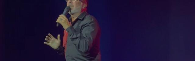 Toni Cetinski zapevao pred prepunim Sava Centrom: Otvorio koncert čuvenim hitom, publika na nogama peva