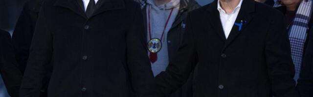 KANADA OPLAKUJE ŽRTVE MASAKRA: Premijer i vođa opozicije držali se za ruke dok su odavali počast ubijenoj deci (FOTO)