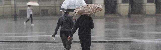 Vreme danas oblačno i hladnije sa kišom, uveče razvedravanje