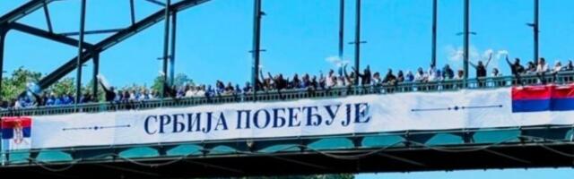 "SRBIJA POBEĐUJE!" Jasna poruka osvanula na mostu na Tamišu u Pančevu! (FOTO)