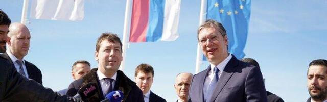 KRIZA JE VELIKA, PUTIN I SI SE SASTAJU, BRITANCI ULAŽU U VOJSKU! Vučić se obraća građanima: Bog zna kakva ćemo čuda ove godine sve videti!