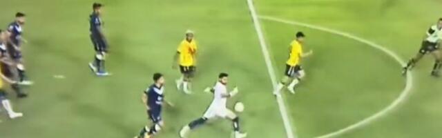 OVO IMA SAMO U MEKSIKU! Golman postigao jedan od najluđih golova u istoriji fudbala! (VIDEO)