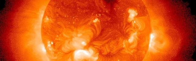 Ruski naučnici upozoravaju: Na Suncu nastala džinovska rupa, sve je počelo prošle godine