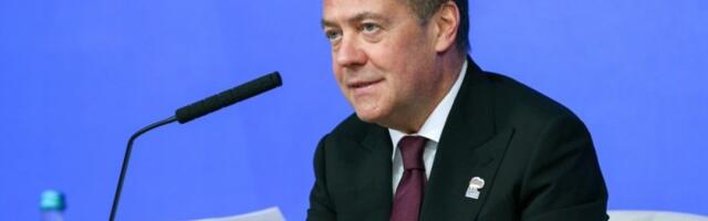 Sami protiv celog Zapada: Medvedev otkrio kako Rusija snabdeva front sopstvenim oružjem