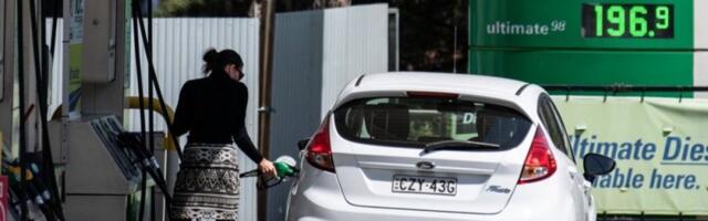 Šok! Amerikanci došli na pumpe pa se zapanjili!: Šta ovo Tramp radi?!