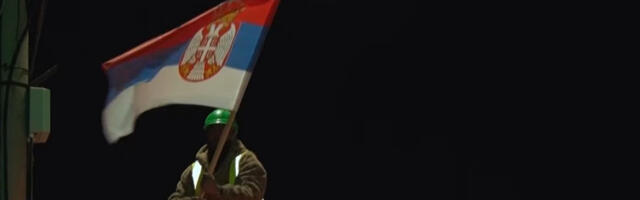 Српска листа тражи хитну реакцију међународне заједнице због уклањања српских застава у Грачаници