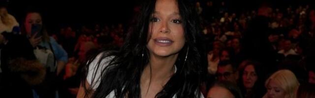 Trudna Edita jedva završila nastup: Hitno se oglasila (FOTO)