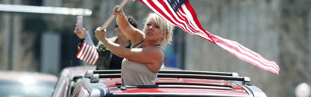 Lekari u Denveru telima preprečili put demonstrantima