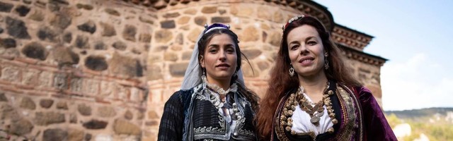 Sofka pre Sofke - Katarina Radivojević i Anđela Jovanović nikad lepše nego u prvim fotkama iz filma Nečista krv - greh predaka