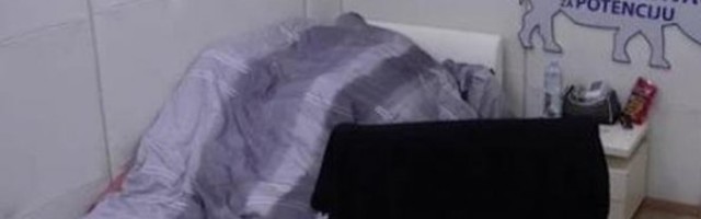 ISKLJUČITE ZVUK ZBOG NEPRIJATNO GLASNE AKCIJE MAJE I JANJUŠA! Zadrugari se krstili koliko su jako stenjali i uzdisali /VIDEO/